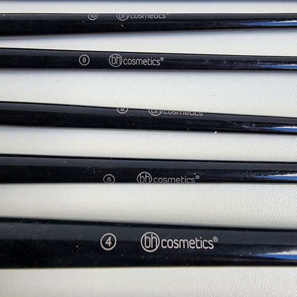 BH COSMETICS 9 Piece Holographic Black Makeup Brush Set Face Eyes - Picture 4 of 6